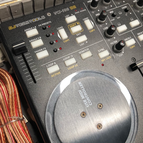 DJ Tech Tools VCI-100 SE DJ Decks USB MIDI Controller + Insulated Hard Case. - Picture 4 of 14